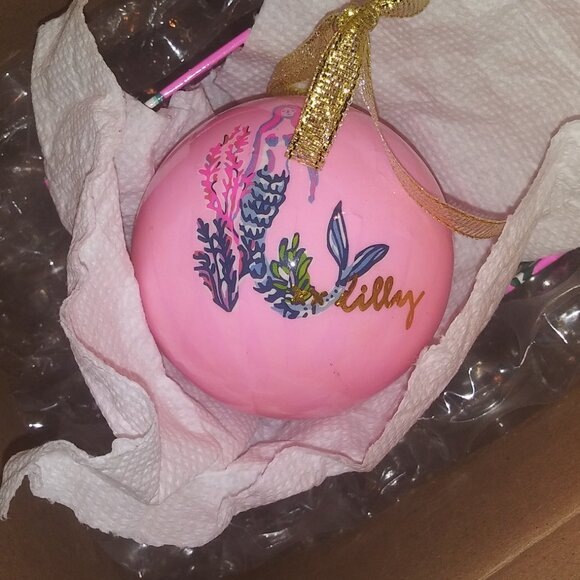 Lilly Pulitzer Christmas ornament set - Picture 6 of 7